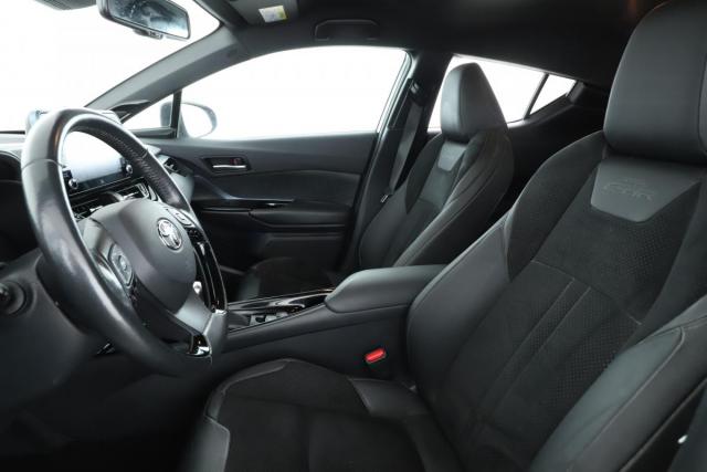 Toyota C-Hr image 1