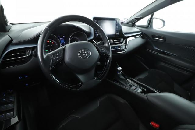 Toyota C-Hr image 2