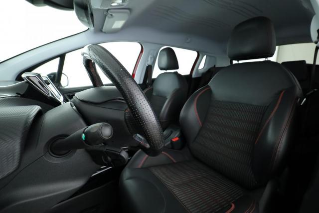 Peugeot 2008 image 4