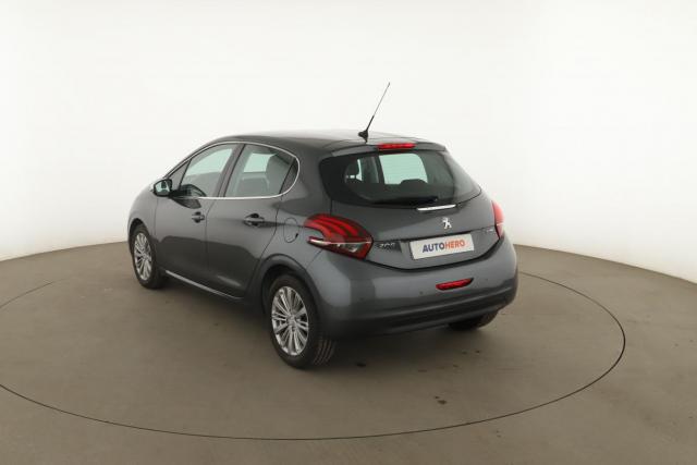 Peugeot 208 image 1