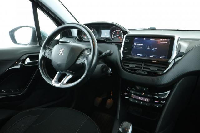 Peugeot 208 image 6