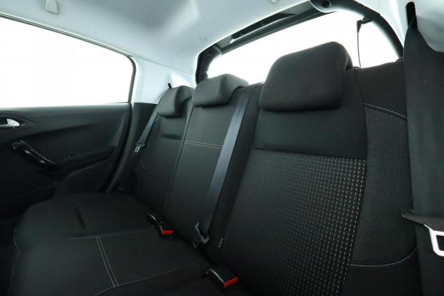Peugeot 208 image 4