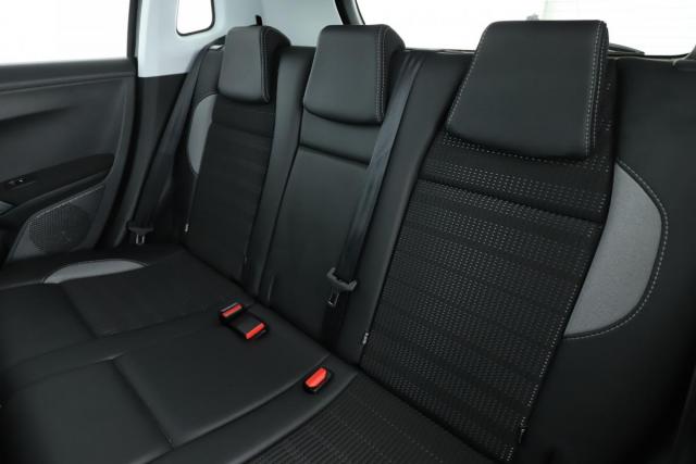 Peugeot 2008 image 2