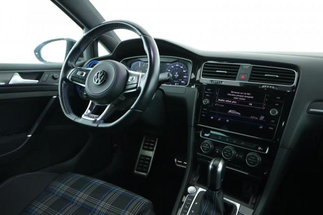 Volkswagen Golf image 8