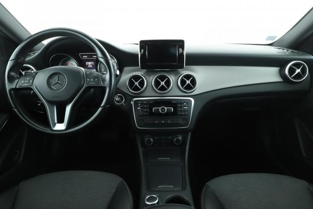 Mercedes Benz Gla image 3