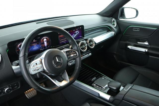 Mercedes Benz Glb image 2