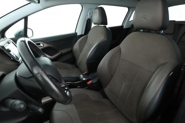 Peugeot 2008 image 2