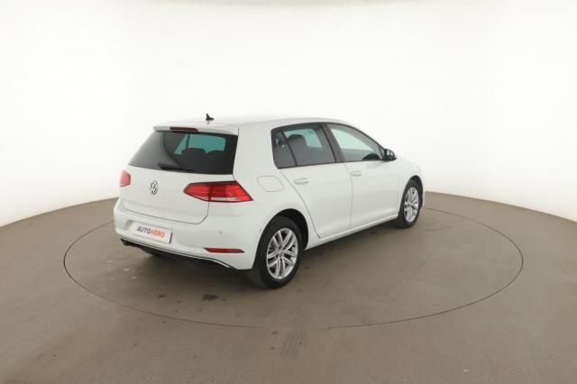 Volkswagen Golf image 8