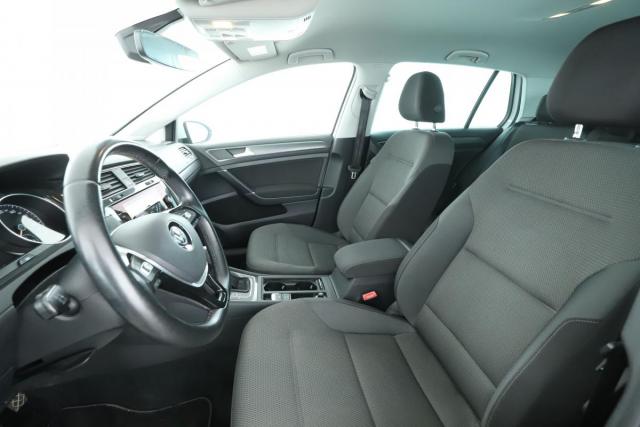 Volkswagen Golf image 4