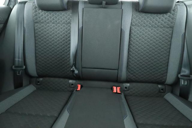 Volkswagen Golf image 5