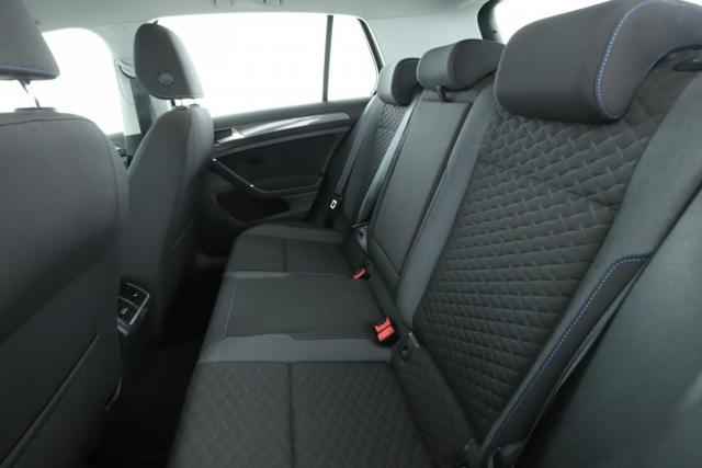 Volkswagen Golf image 1