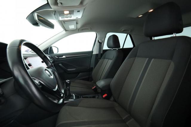 Volkswagen T-Roc image 2