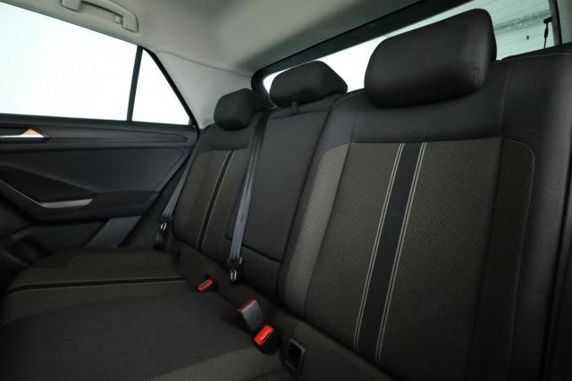 Volkswagen T-Roc image 9