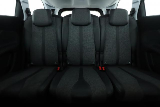 Peugeot 5008 image 4