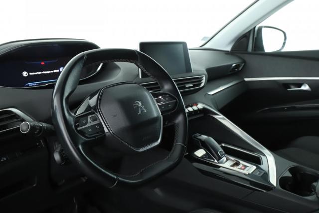 Peugeot 5008 image 1