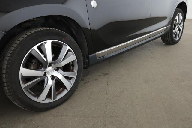 Peugeot 2008 image 9