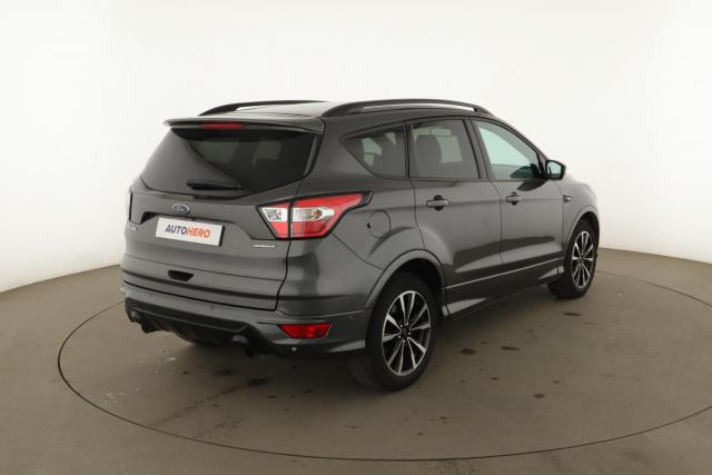 Ford Kuga image 7