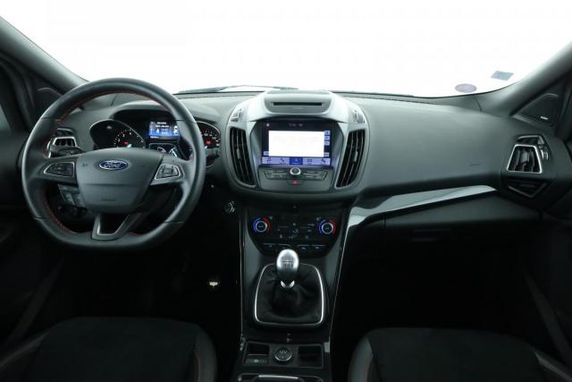Ford Kuga image 8