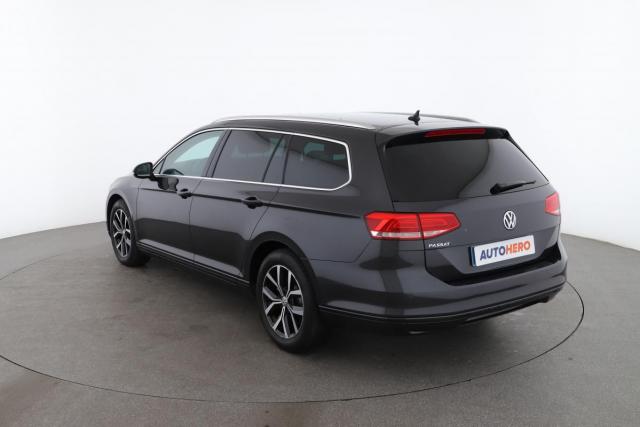 Volkswagen Passat Sw image 9