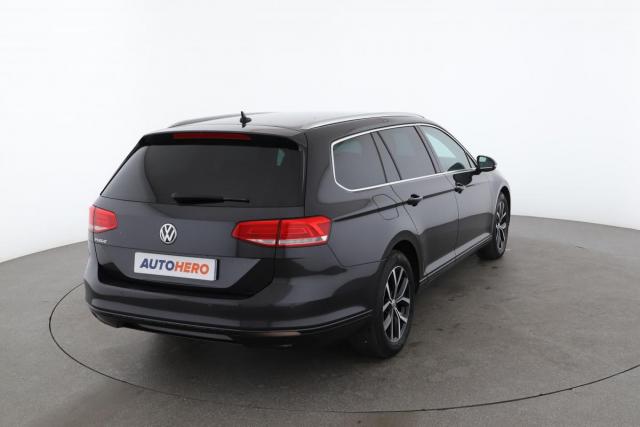 Volkswagen Passat Sw image 1