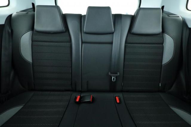 Peugeot 2008 image 2