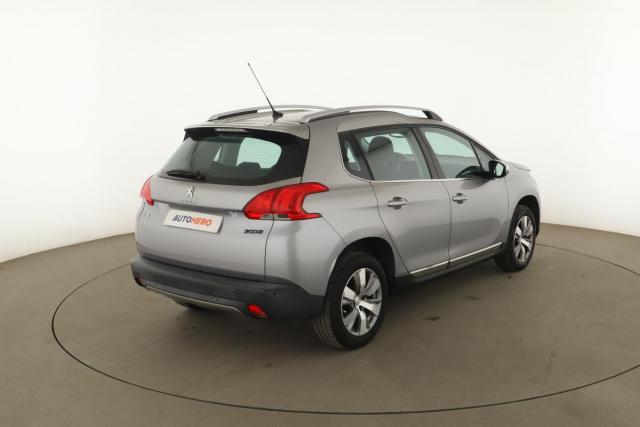 Peugeot 2008 image 8