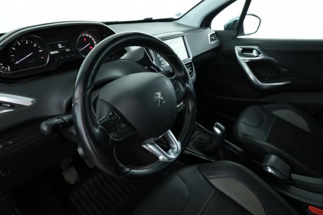Peugeot 2008 image 3