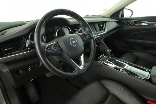 Opel Insignia Sports Tourer image 4