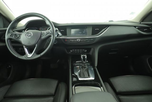 Opel Insignia Sports Tourer image 6