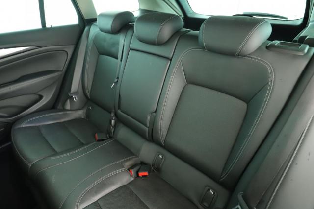 Opel Insignia Sports Tourer image 5