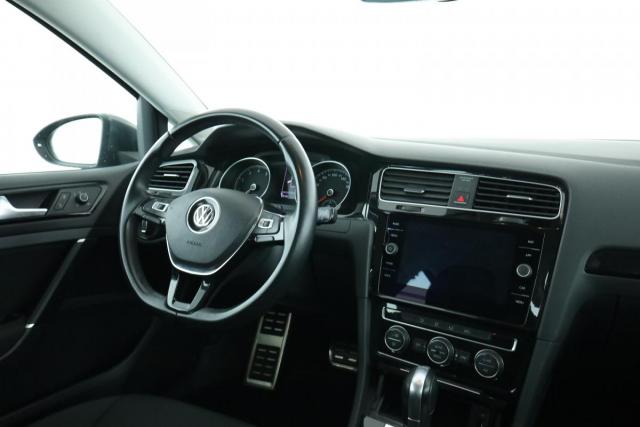 Volkswagen Golf image 1