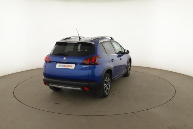 Peugeot 2008 image 2