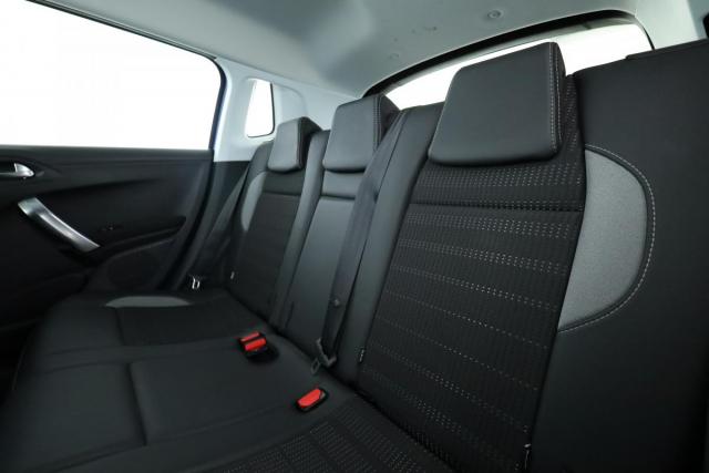 Peugeot 2008 image 1