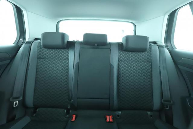 Volkswagen Golf image 9