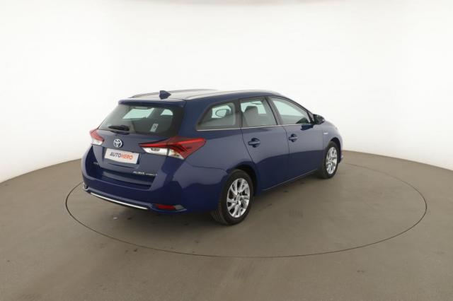 Toyota Auris image 4
