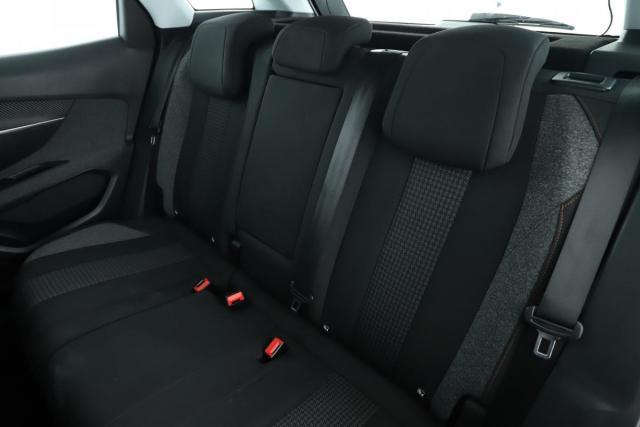 Peugeot 3008 image 8