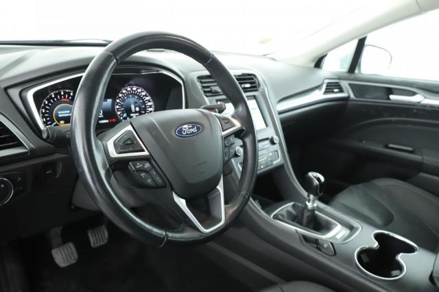 Ford Mondeo image 2
