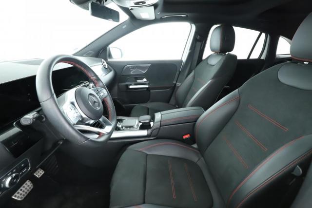 Mercedes Benz Gla image 1