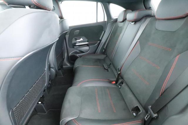 Mercedes Benz Gla image 6