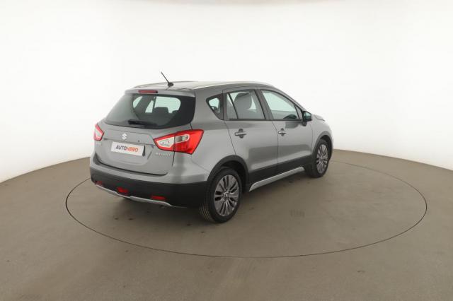 Suzuki Sx4 S-Cross image 5
