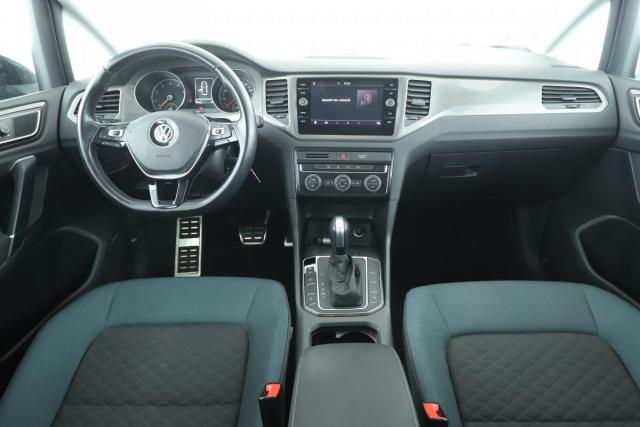 Volkswagen Golf Sportsvan image 3