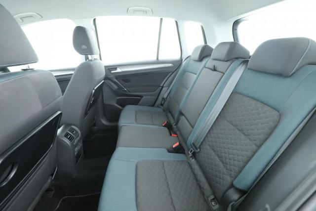 Volkswagen Golf Sportsvan image 9