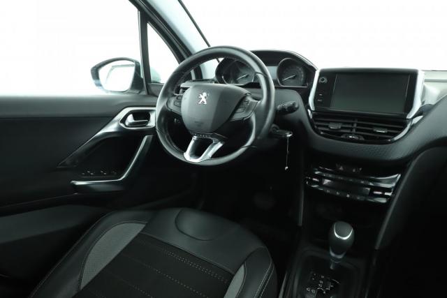 Peugeot 2008 image 9
