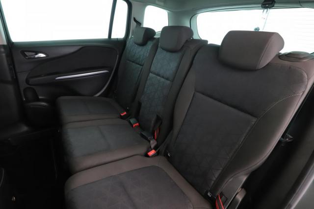 Opel Zafira image 8
