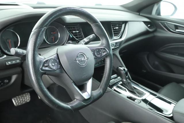 Opel Insignia image 2