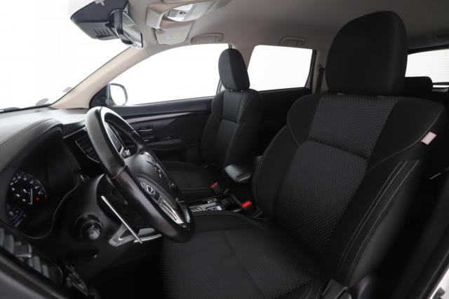 Mitsubishi Outlander image 3