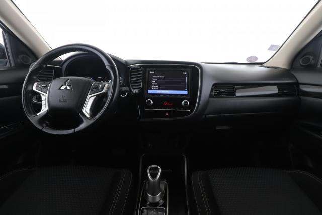 Mitsubishi Outlander image 4