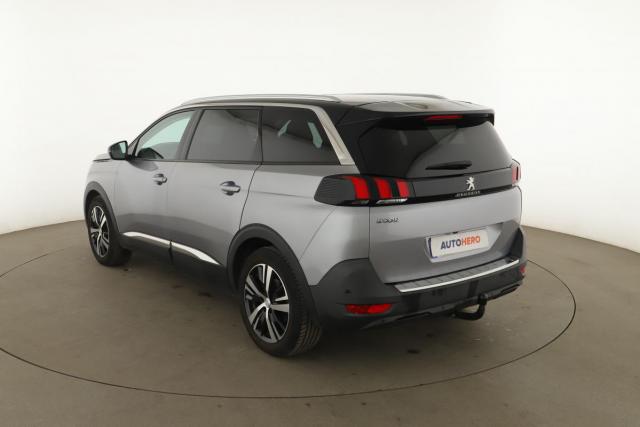 Peugeot 5008 image 1
