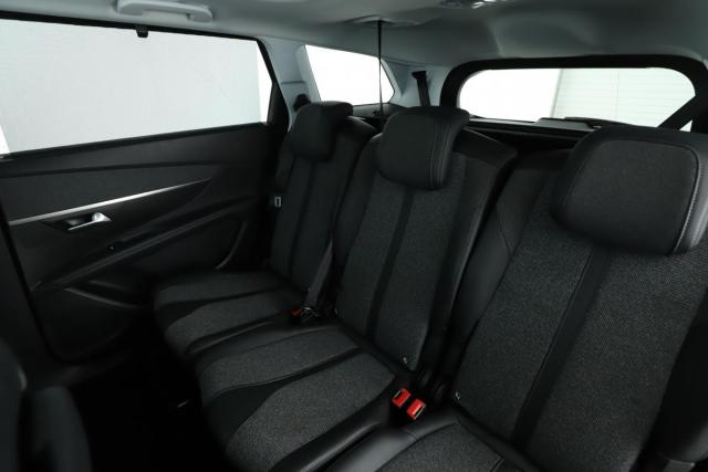 Peugeot 5008 image 6