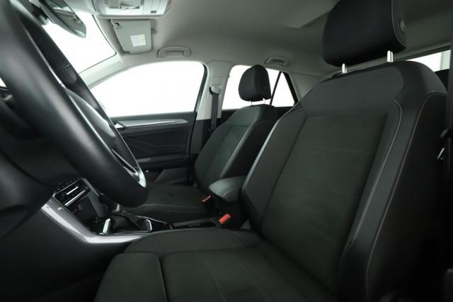 Volkswagen T-Roc image 3